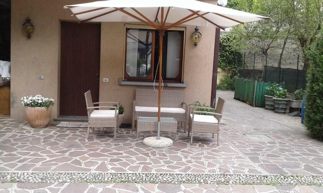 Shabby House Donatella Appartement Carenno